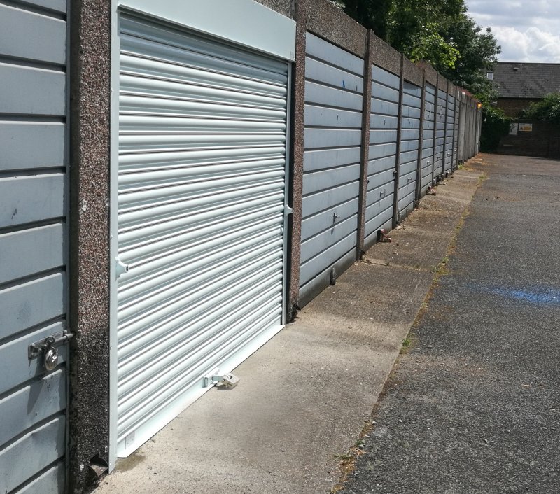 Sngle steel garage door manual powder coated